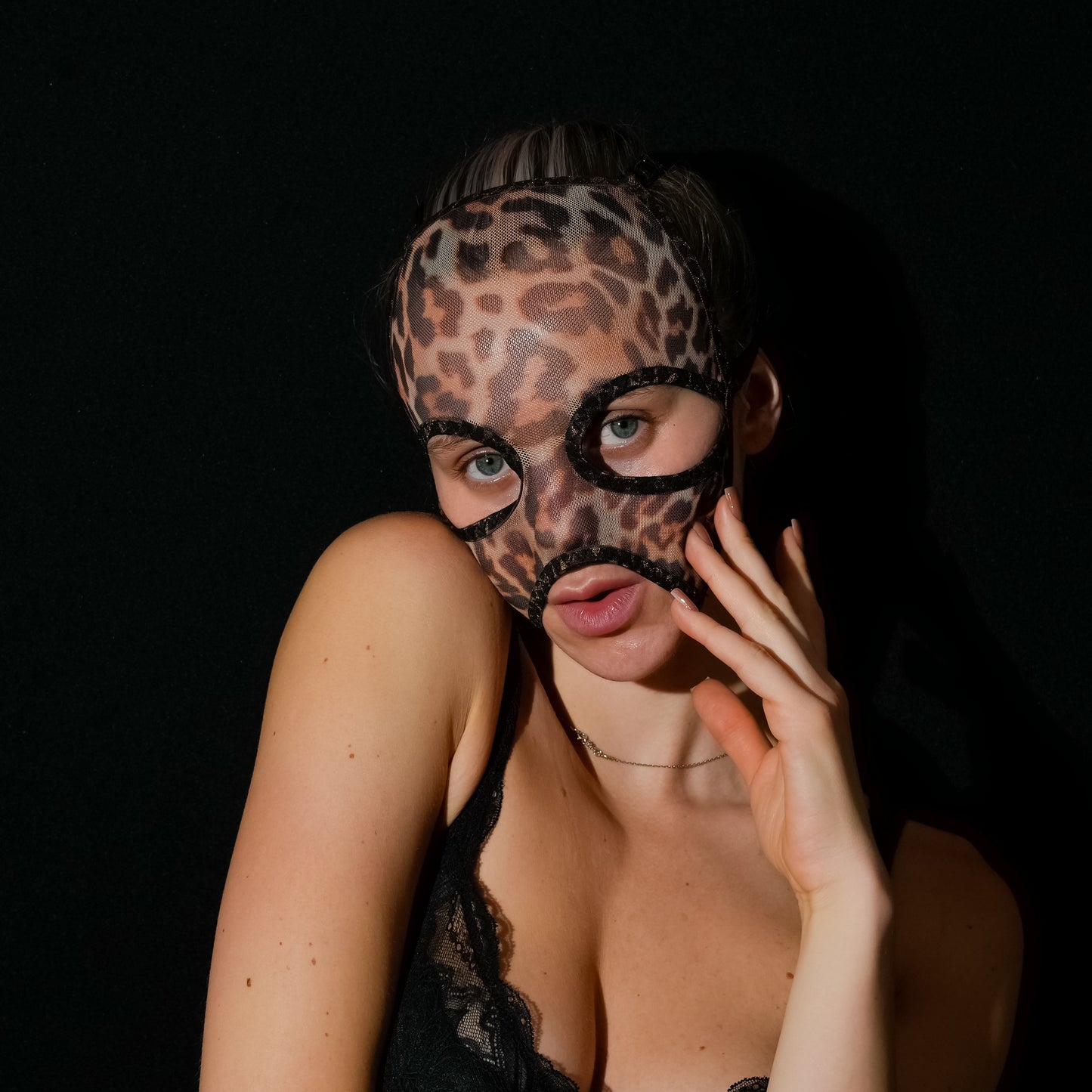Black Bondage Mask #250